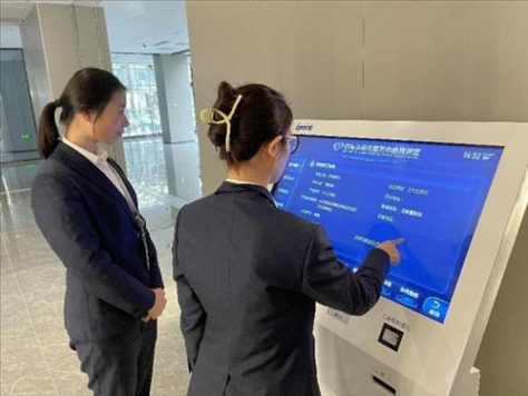 督查專班查看事項(xiàng)覆蓋“全不全”辦事流程“通不通”。 圖片來源：江蘇南通啟東市數(shù)據(jù)局