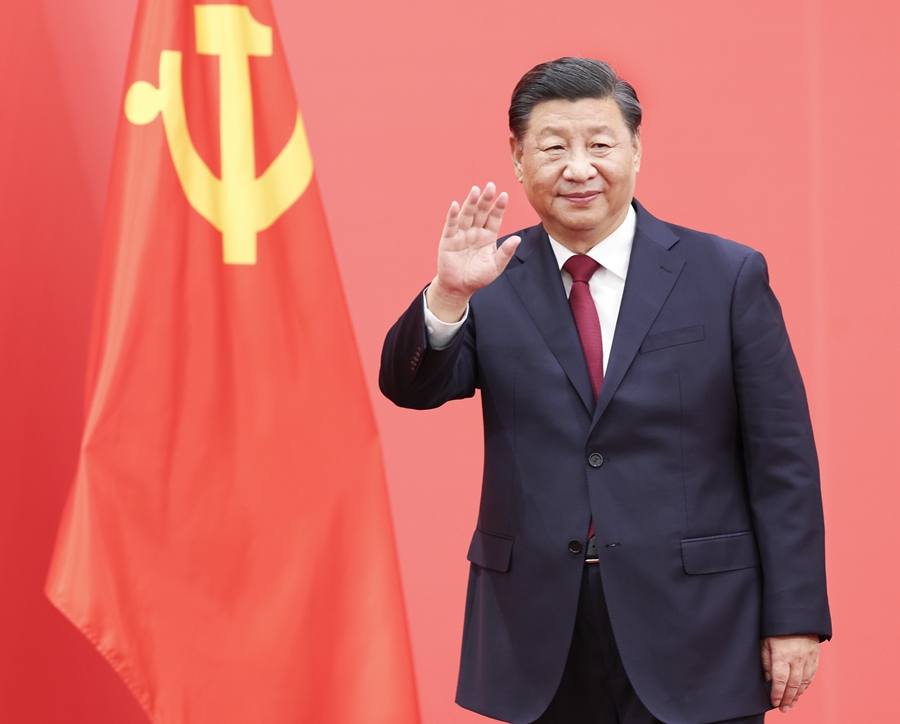 2022年10月23日，習(xí)近平在北京人民大會(huì)堂同采訪中共二十大的中外記者親切見面。