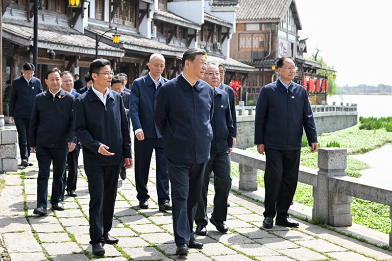 2024年3月19日，習(xí)近平總書(shū)記在湖南常德河街考察。