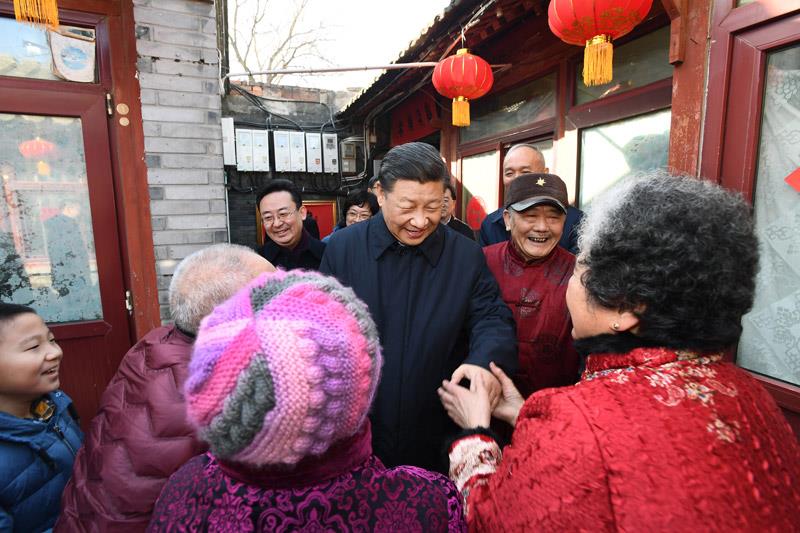 2019年2月1日，習近平總書記來到北京前門東區(qū)草廠四條胡同看望慰問群眾。