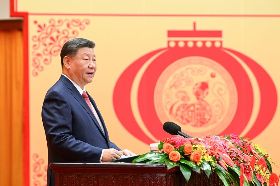 1月27日，中共中央、國(guó)務(wù)院在北京人民大會(huì)堂舉行2025年春節(jié)團(tuán)拜會(huì)。中共中央總書記、國(guó)家主席、中央軍委主席習(xí)近平發(fā)表講話。新華社記者 李學(xué)仁 攝