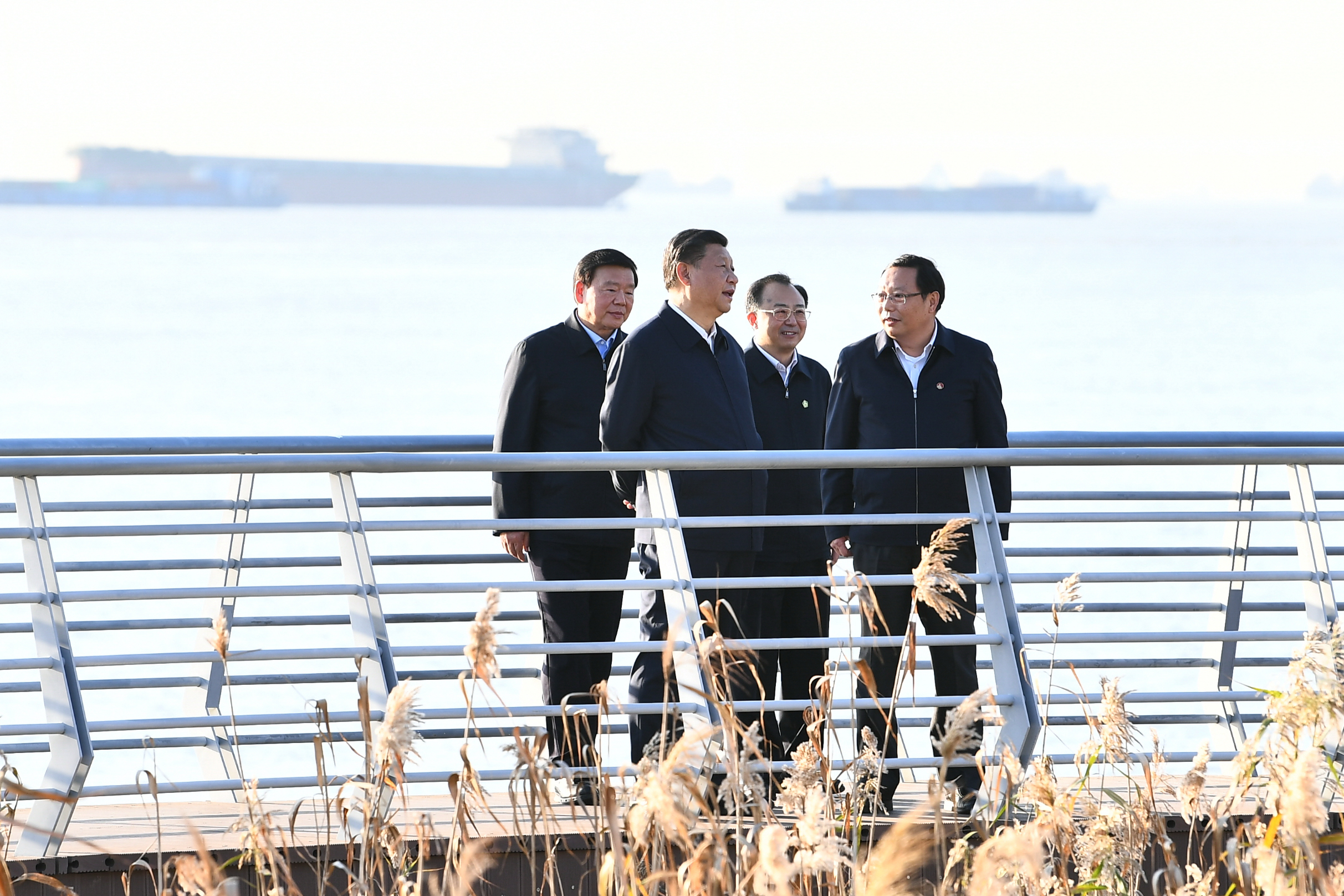 2020年11月12日，習近平總書記在江蘇南通五山地區(qū)濱江片區(qū)考察。