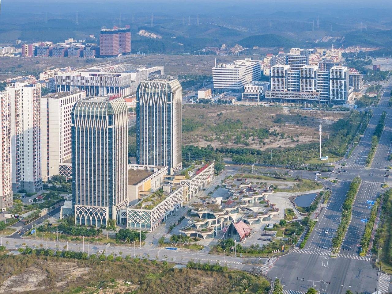 2023年11月，廣西欽州，航拍中國(guó)—馬來西亞欽州產(chǎn)業(yè)園區(qū)。