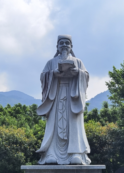 位于南平的朱熹石雕塑像。圖片來(lái)源：視覺(jué)中國(guó)