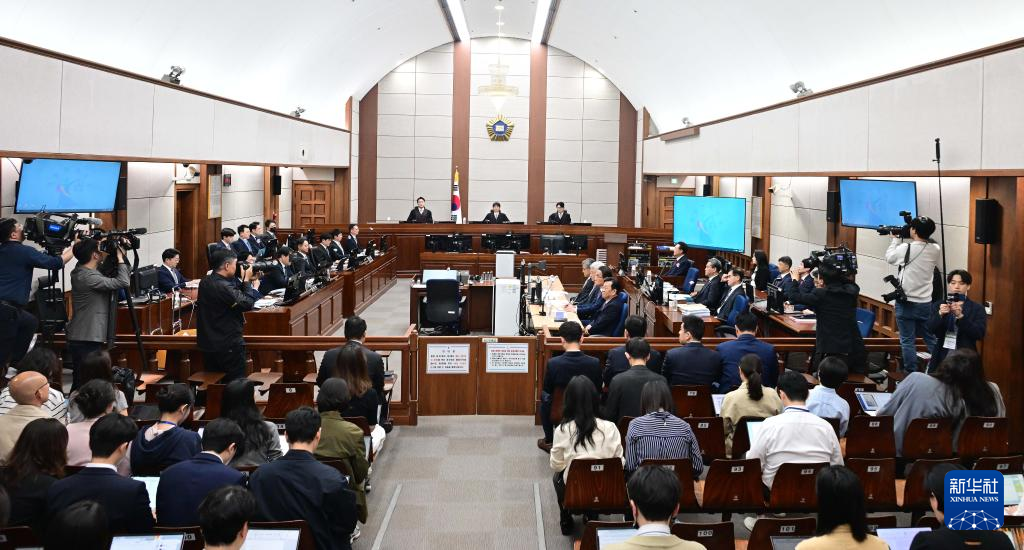 這是4月21日拍攝的韓國首爾中央地方法院庭審現(xiàn)場。新華社/紐西斯通訊社