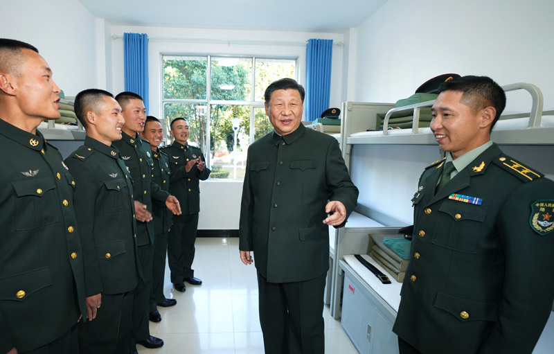 2020年1月19日，習(xí)近平主席視察駐云南部隊(duì)，深入邊防一線，看望慰問(wèn)官兵。