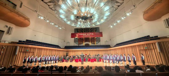重慶大學(xué)城樹人小學(xué)校管樂團(tuán)參加比賽。