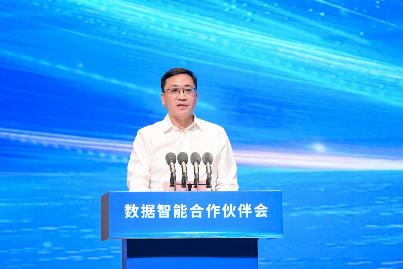 圖為河南省人民政府國有資產(chǎn)監(jiān)督管理委員會黨委委員、副主任李海峰。