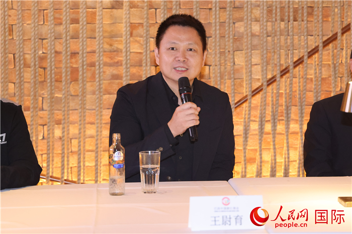 中國(guó)駐里約熱內(nèi)盧總領(lǐng)館副總領(lǐng)事王尉育在座談會(huì)上致辭。 人民網(wǎng)記者 時(shí)元皓攝
